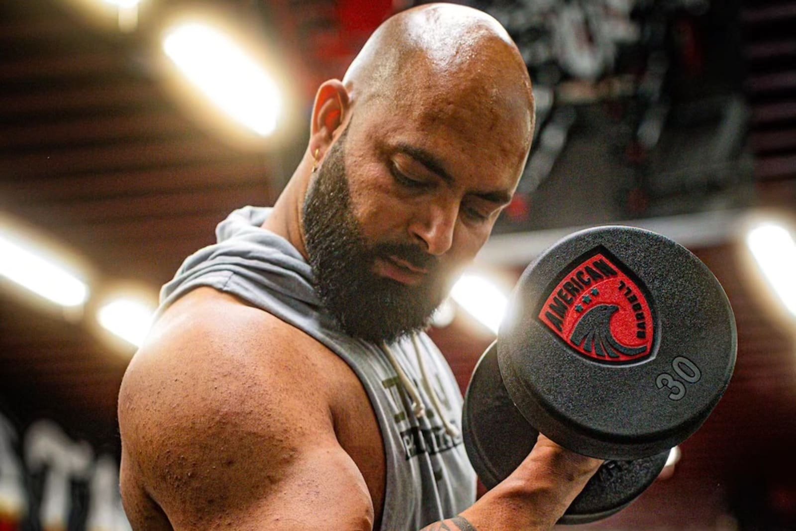 Training on the dumbbell floor